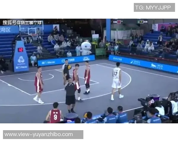 篮协再开罚单!上海主帅因指责裁判被停赛两场,篮球场上的风云再起